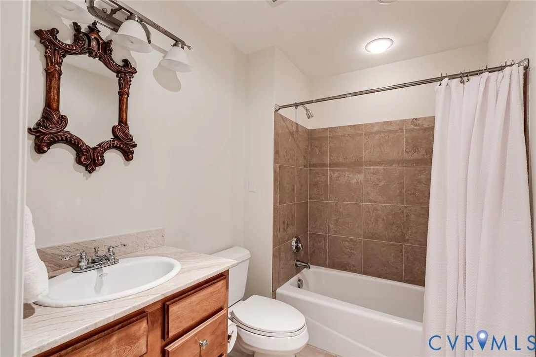 Photo of Unit 3D at 413 Stuart Circle