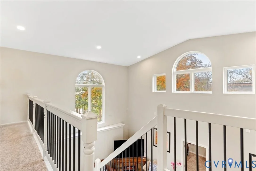 Photo of 517 W Riverside Drive