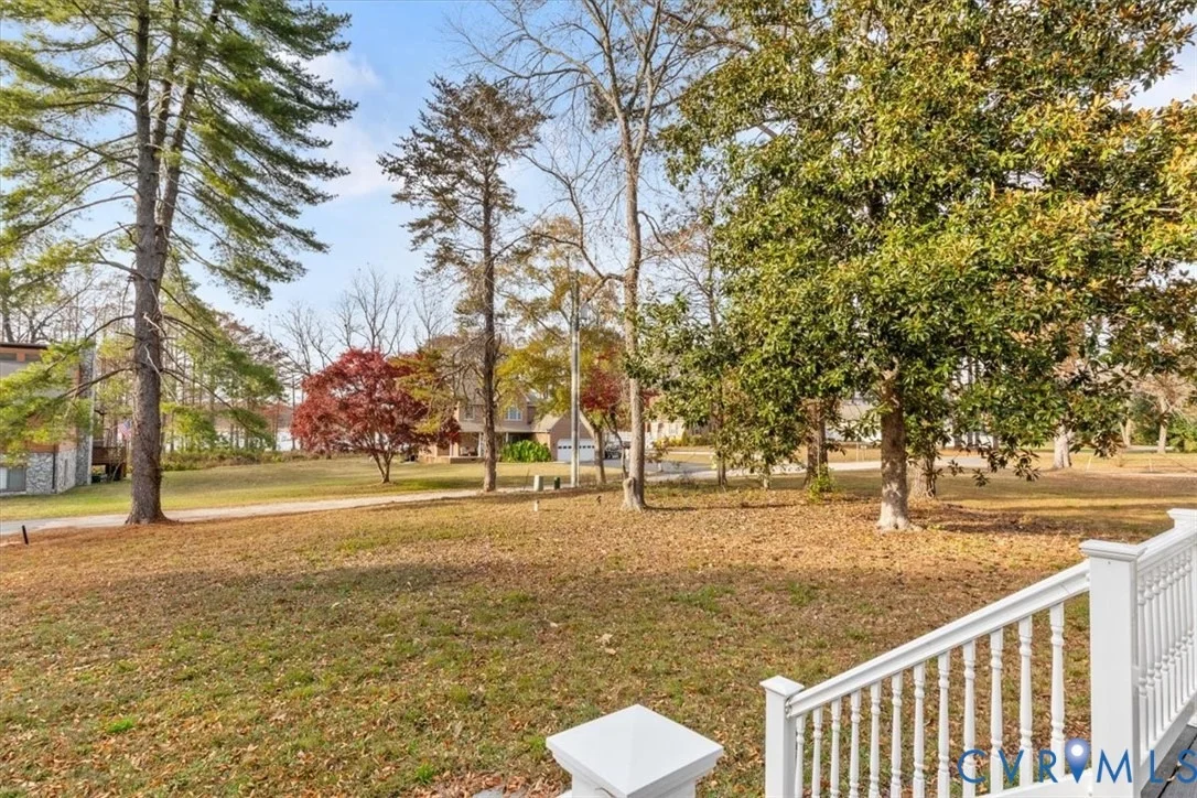 Photo of 517 W Riverside Drive