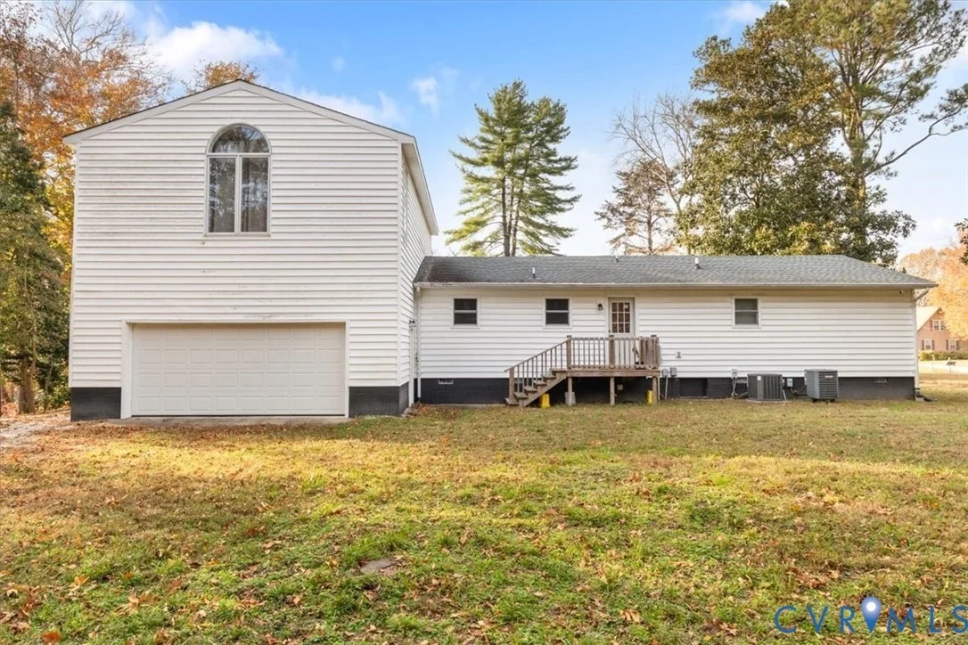 Photo of 517 W Riverside Drive