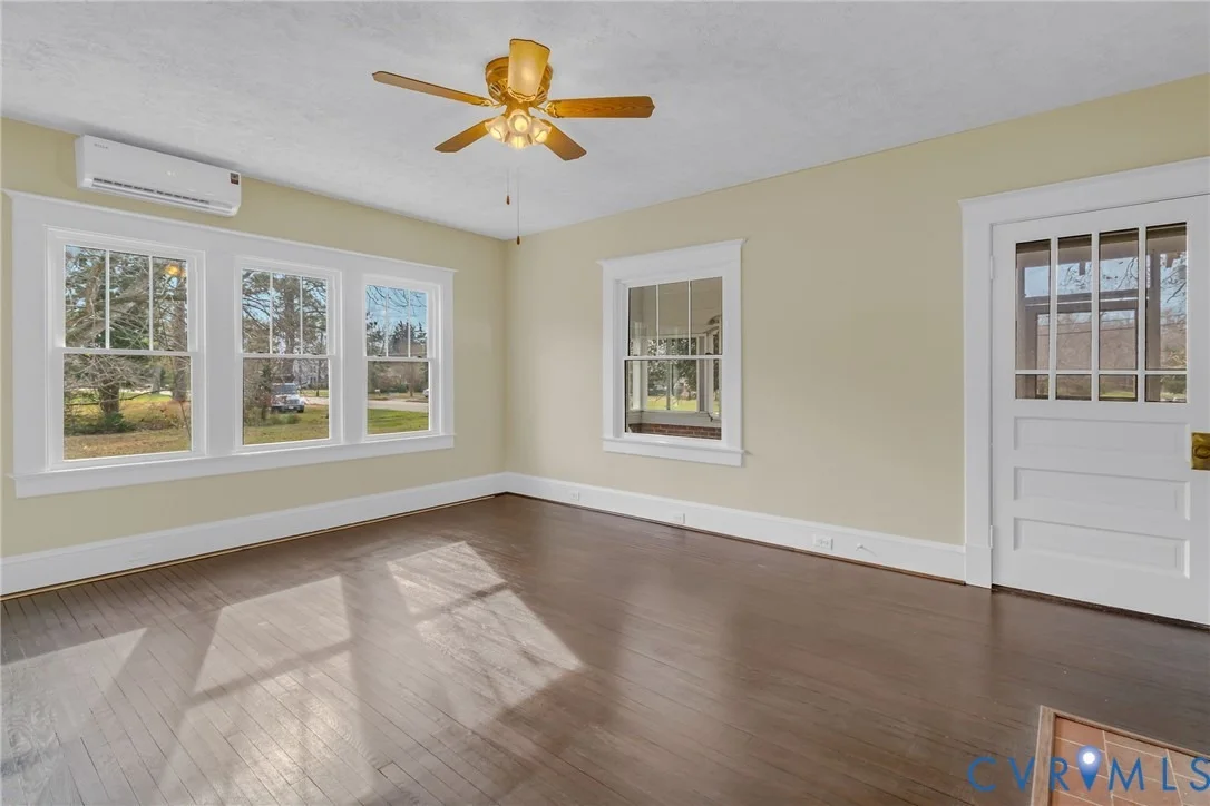 Photo of 109 Courthouse Road