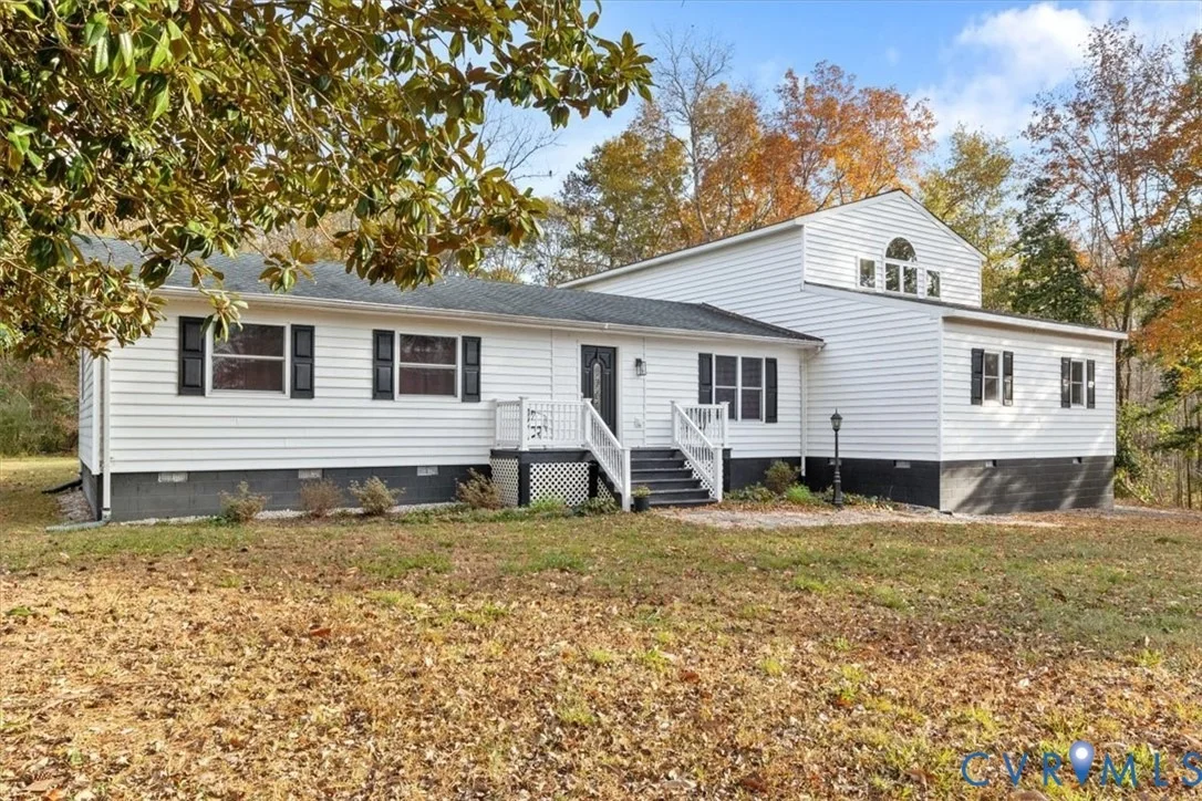 Photo of 517 W Riverside Drive