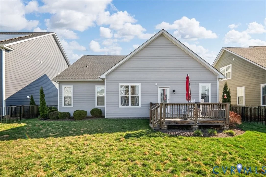 Photo of 215 Lauradell Road