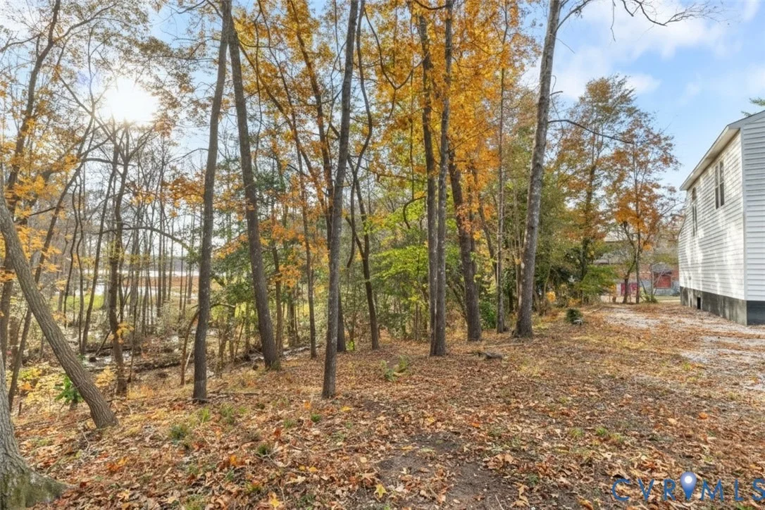 Photo of 517 W Riverside Drive