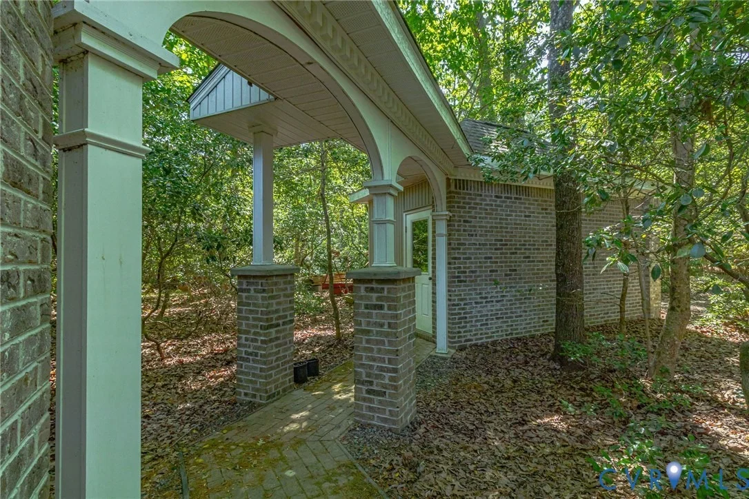 Photo of 1167 Ottoman Ferry Road