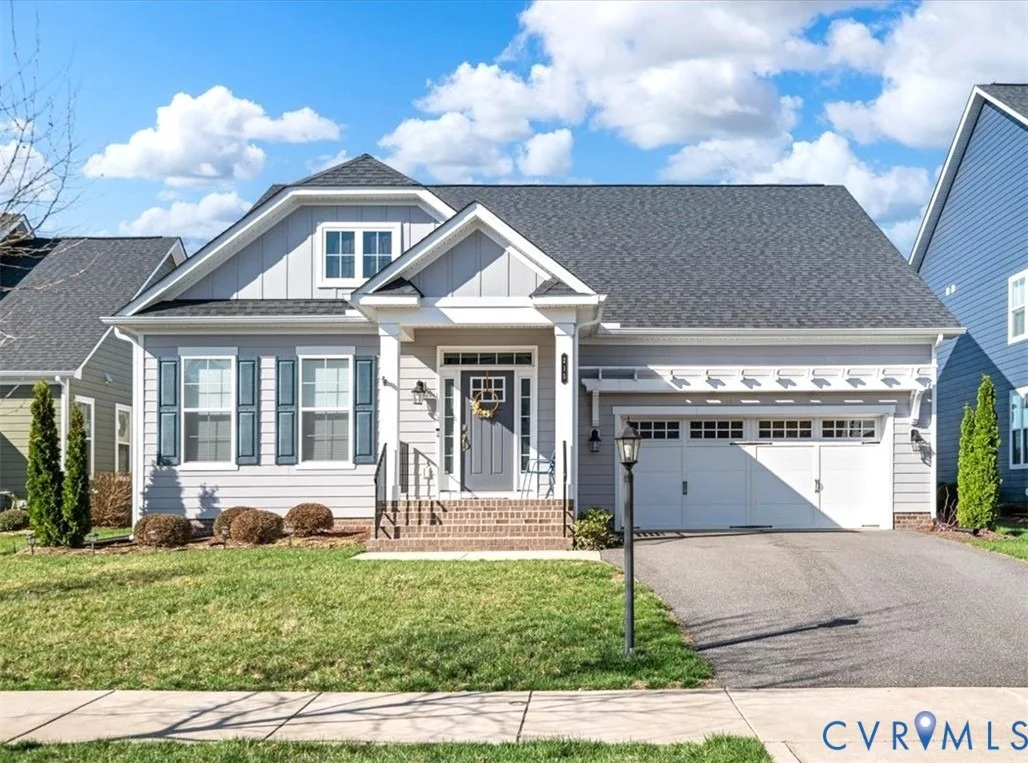 Photo of 215 Lauradell Road