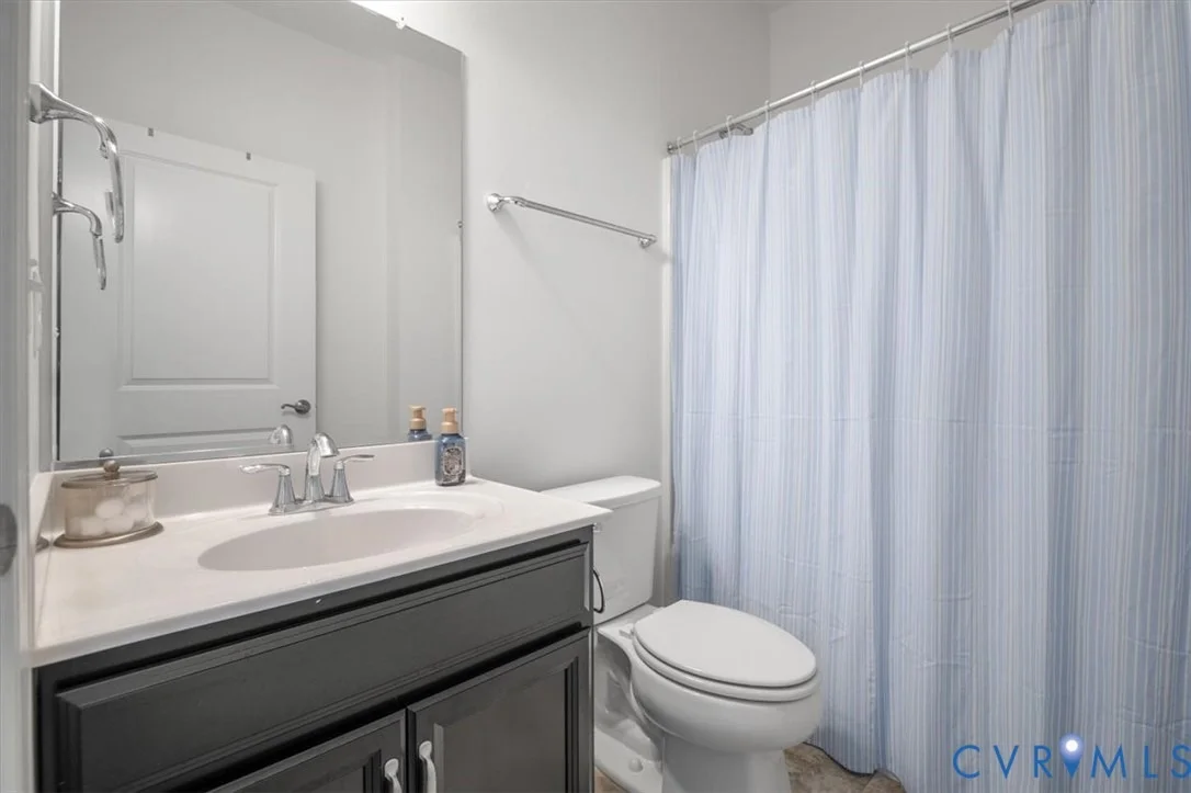 Photo of 215 Lauradell Road