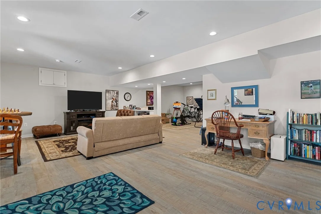 Photo of 935 Ring Farm Road