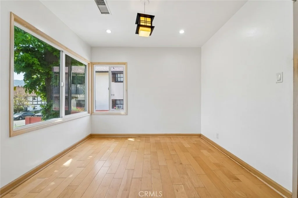 Photo of 449 W Elm Avenue