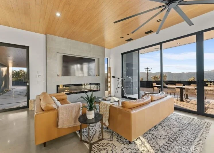 Photo of 8175 Fox Trail