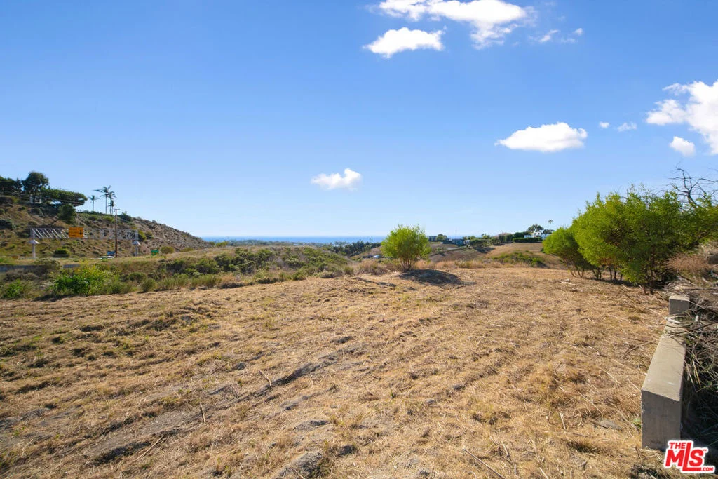 Photo of 6041 Kanan Dume Road