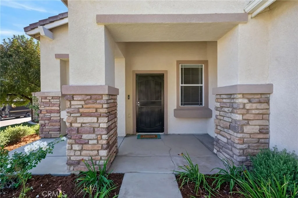 Photo of 31081 Cedar Oak Road