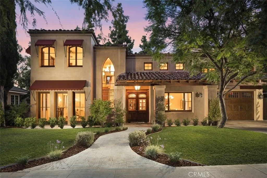 Photo of 613 W Valley View Drive