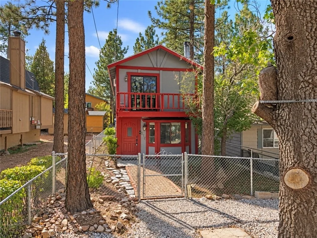 Photo of 272 Imperial Avenue