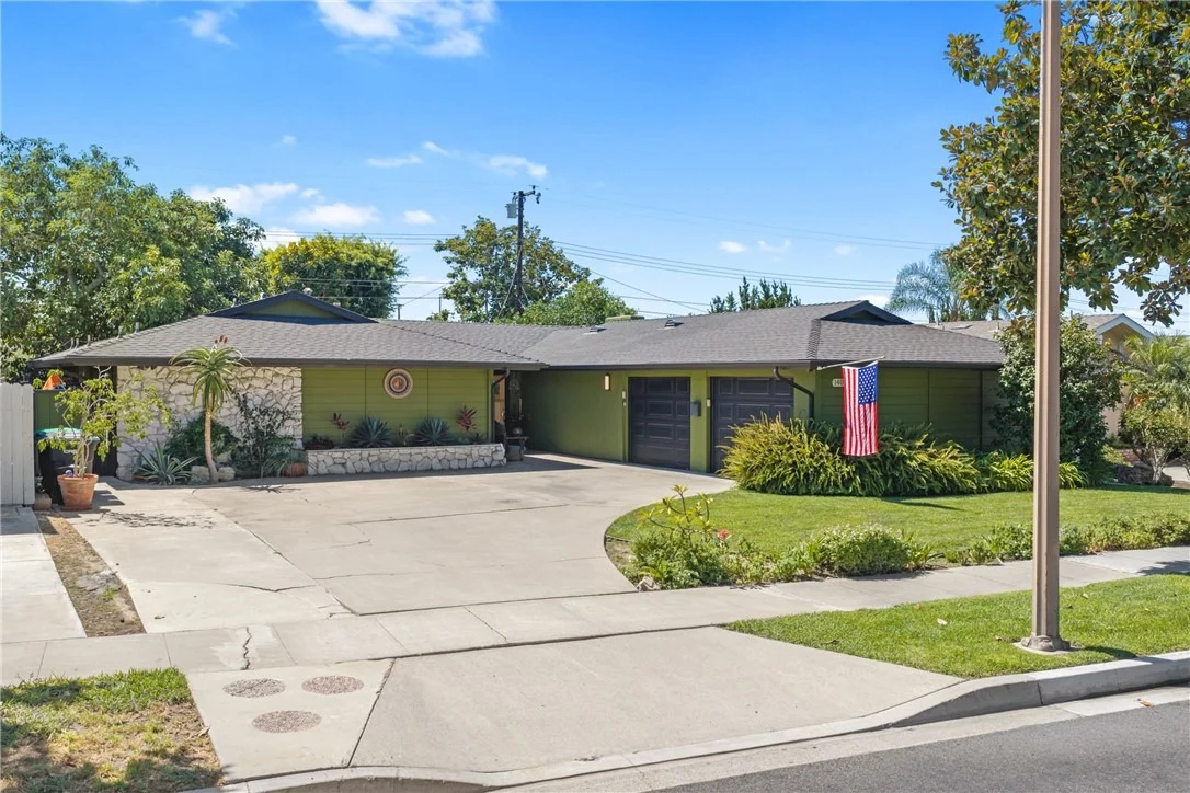 Photo of 1408 E Fairway Dr