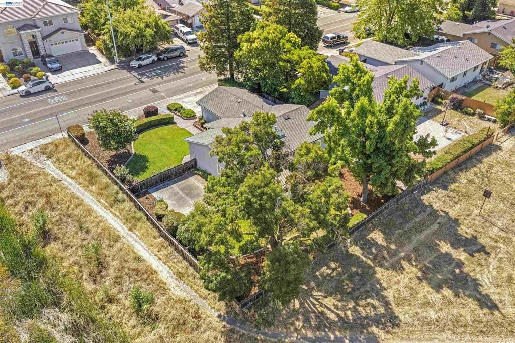 Photo of 1596 Heather Lane