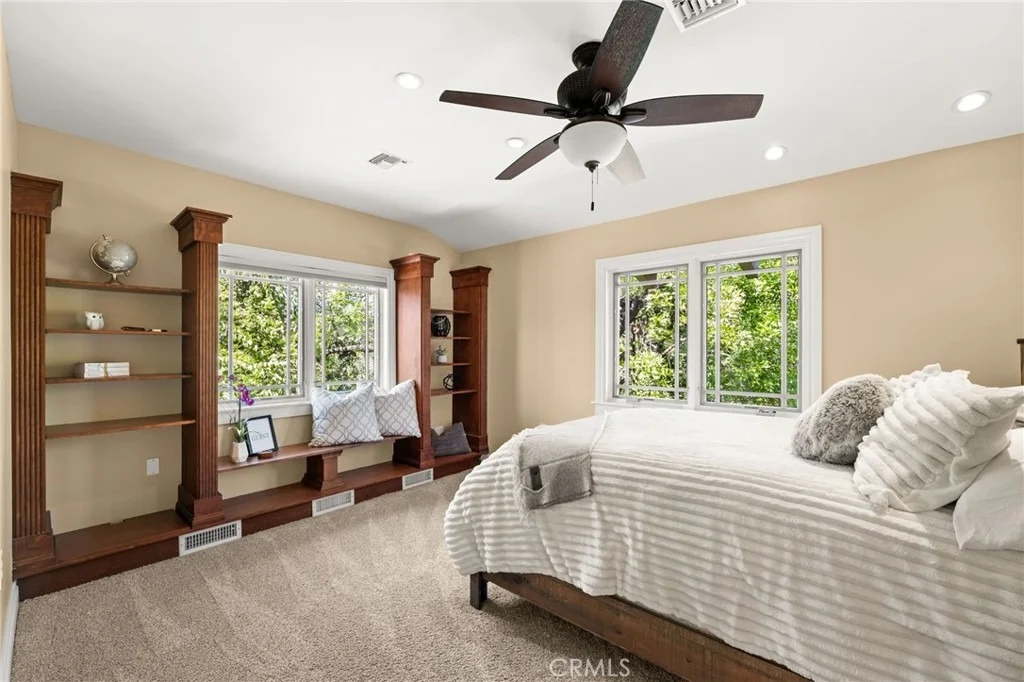 Photo of 1688 Dwight