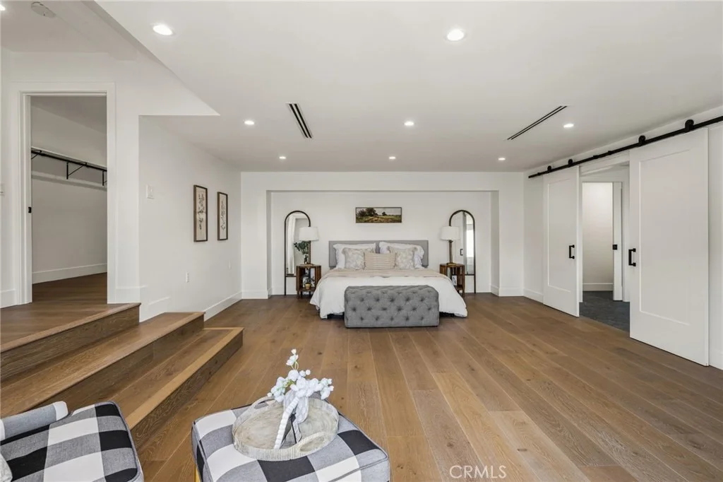 Photo of 3566 Beverly Glen