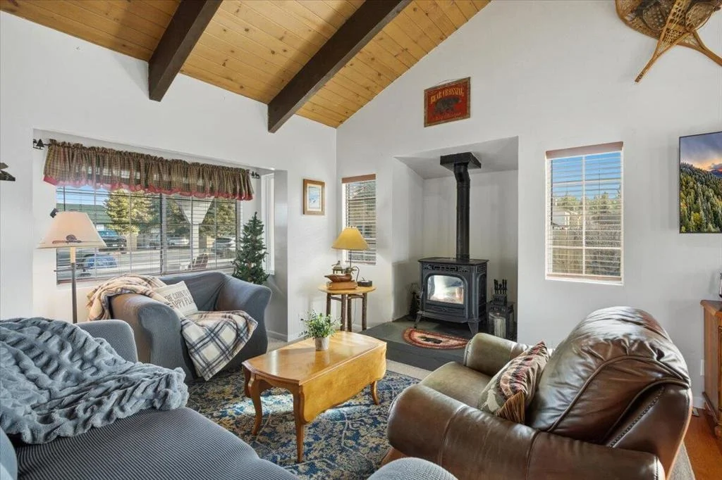 Photo of 913 Mount Doble Drive