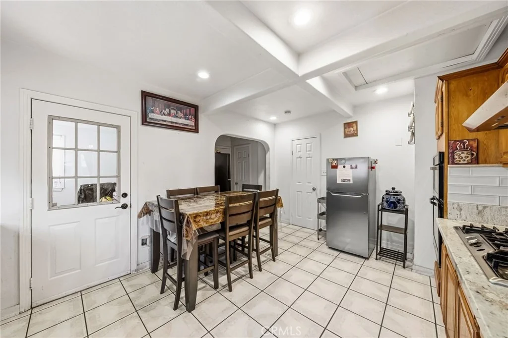 Photo of 4035 Beck