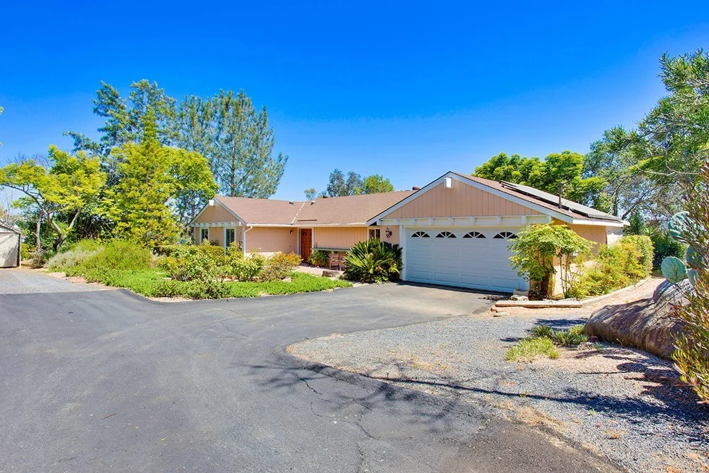 Photo of 1460 Romance Rd