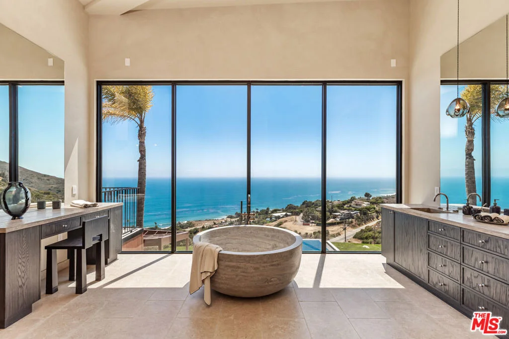 Photo of 4346 Avenida De La Encinal