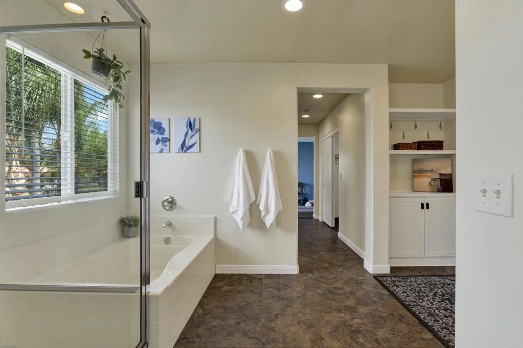 Photo of 40865 Robards Way