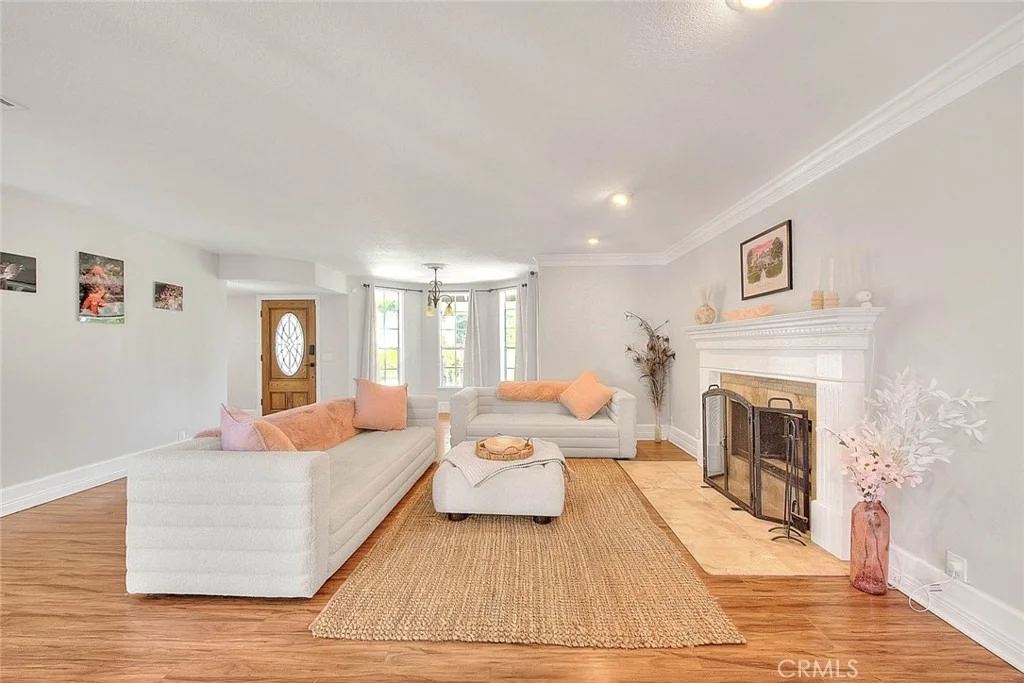Photo of 750 Jericho