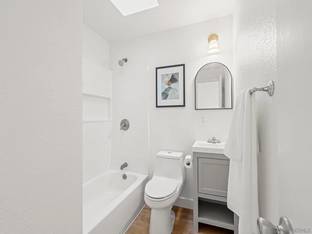 Photo of 9342 Fermi Ave