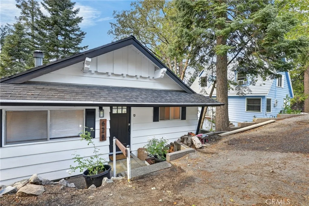 Photo of 628 Rose