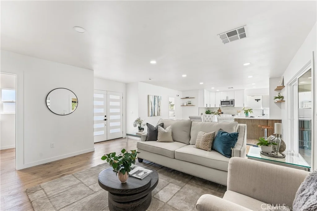 Photo of 8908 8910 Lev Avenue