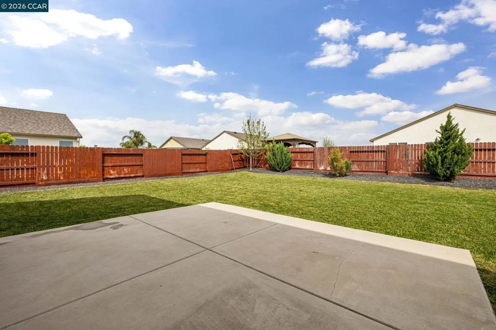 Photo of 4748 Beacon Way
