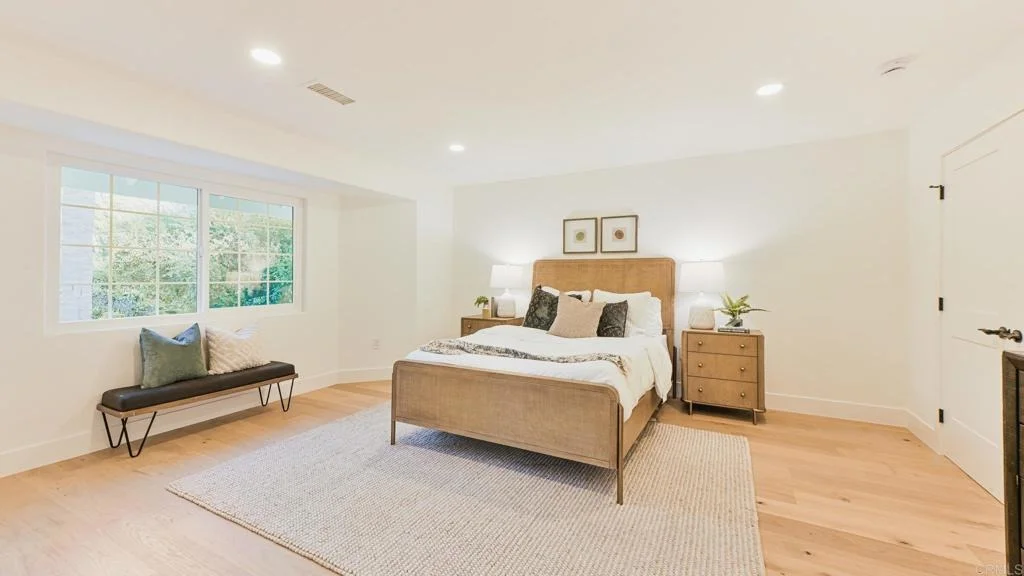 Photo of 2399 Ivy Road
