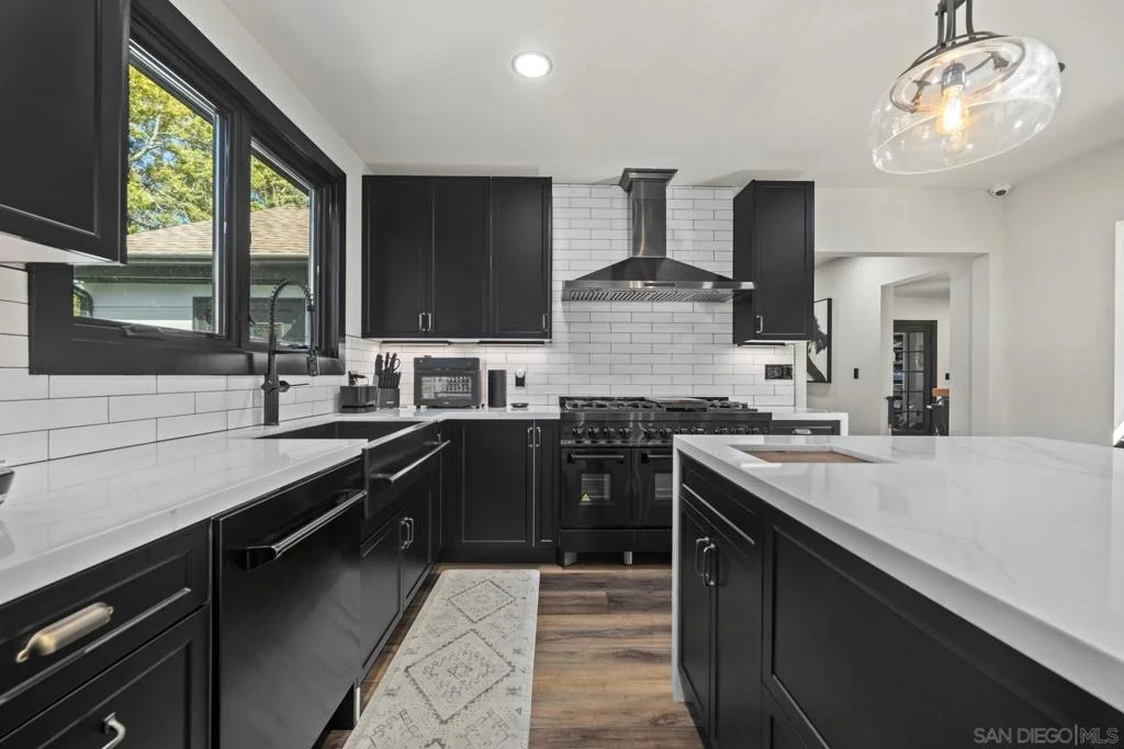 Photo of 3252 Front Street