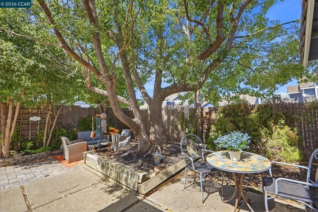 Photo of 330 Aguilar Pl