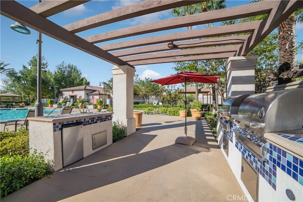 Photo of 370 Irvine