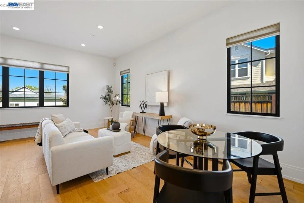 Photo of 3550 Vine St