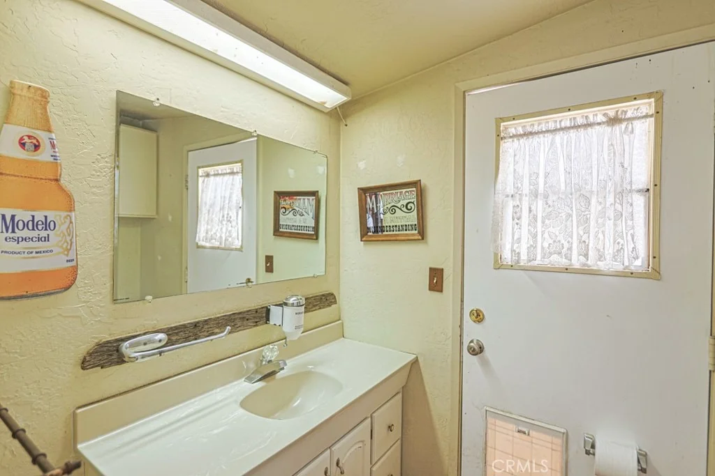 Photo of 38181 Valley Oak