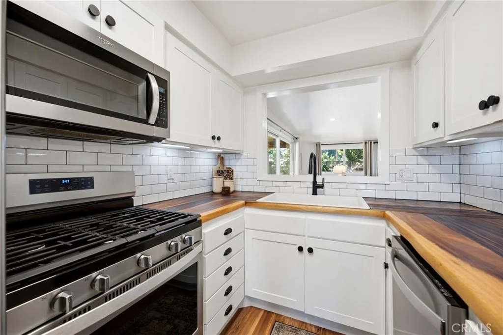 Photo of 8755 Delano