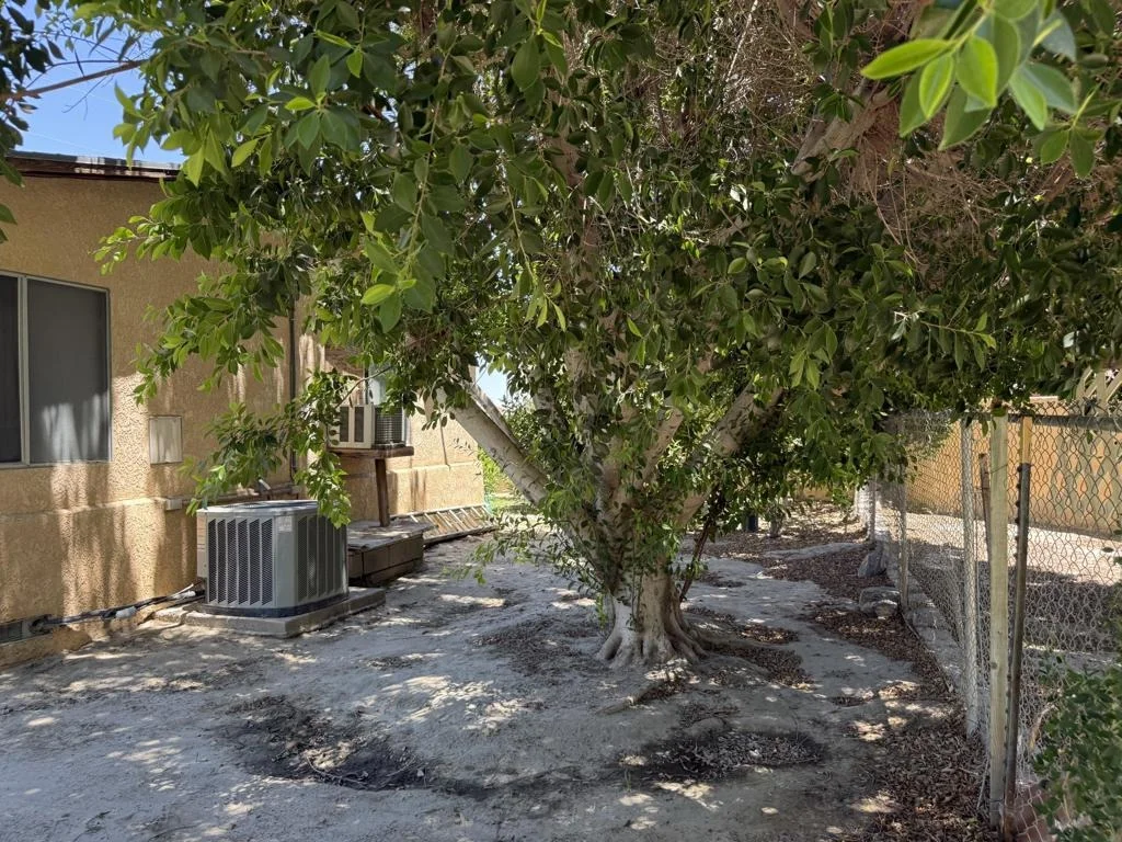 Photo of 86037 Palmeras Circle
