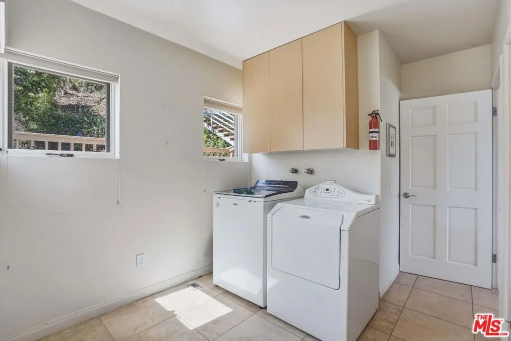 Photo of 2965 Seabreeze Drive