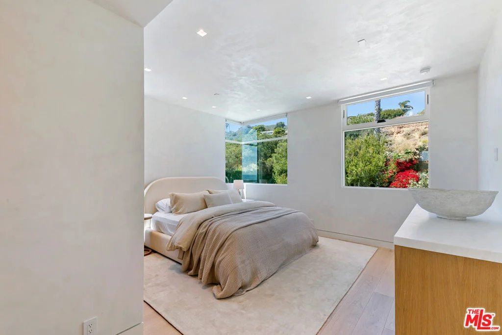 Photo of 31224 Broad Beach Road