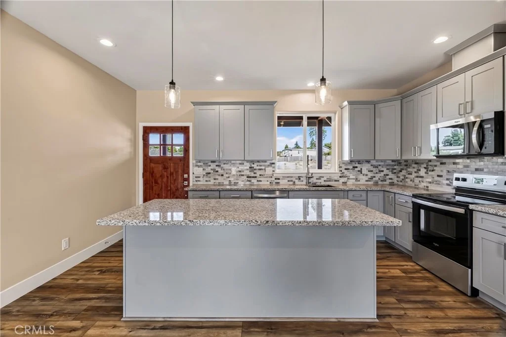 Photo of 6040 Maxwood