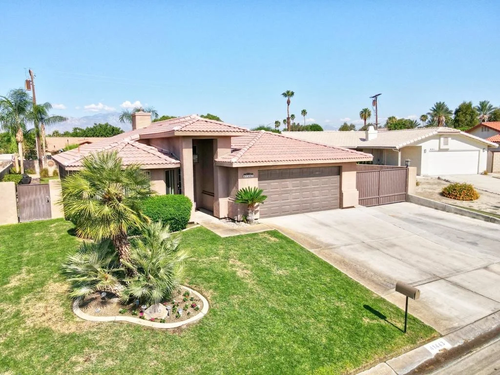 Photo of 41443 Balaclava Drive
