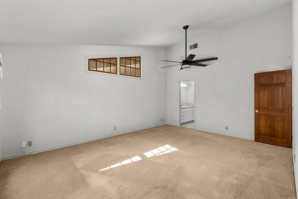 Photo of Unit D at 2583 Navarra Drive