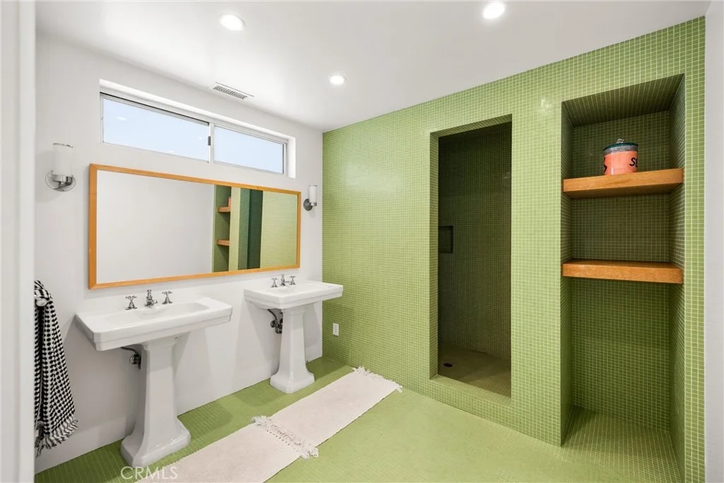 Photo of 341 Vista Baya