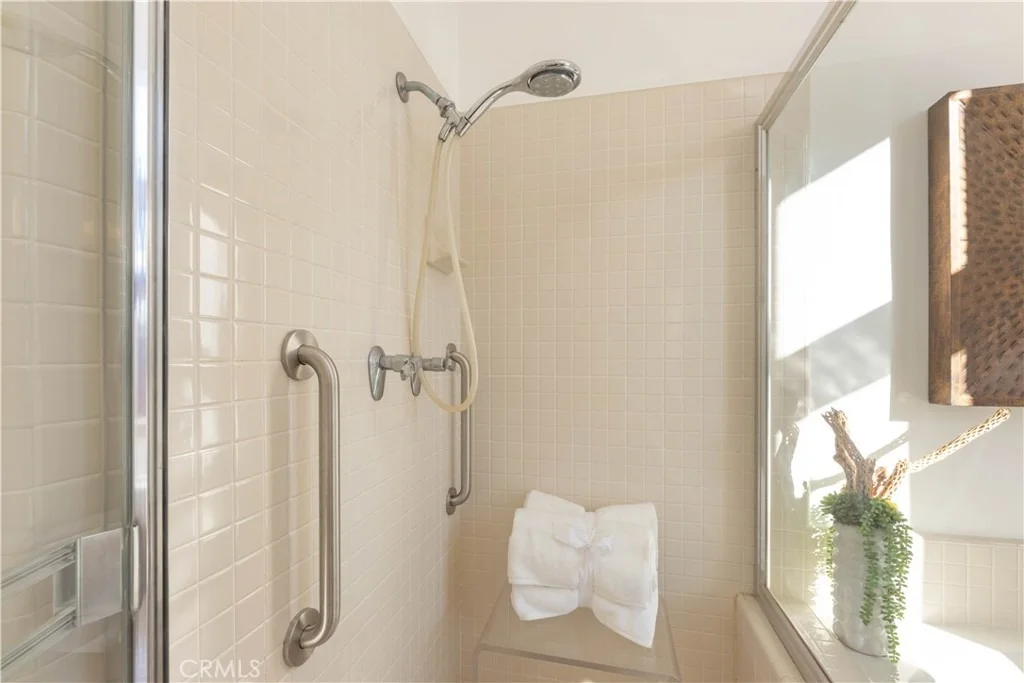 Photo of 5517 China Point