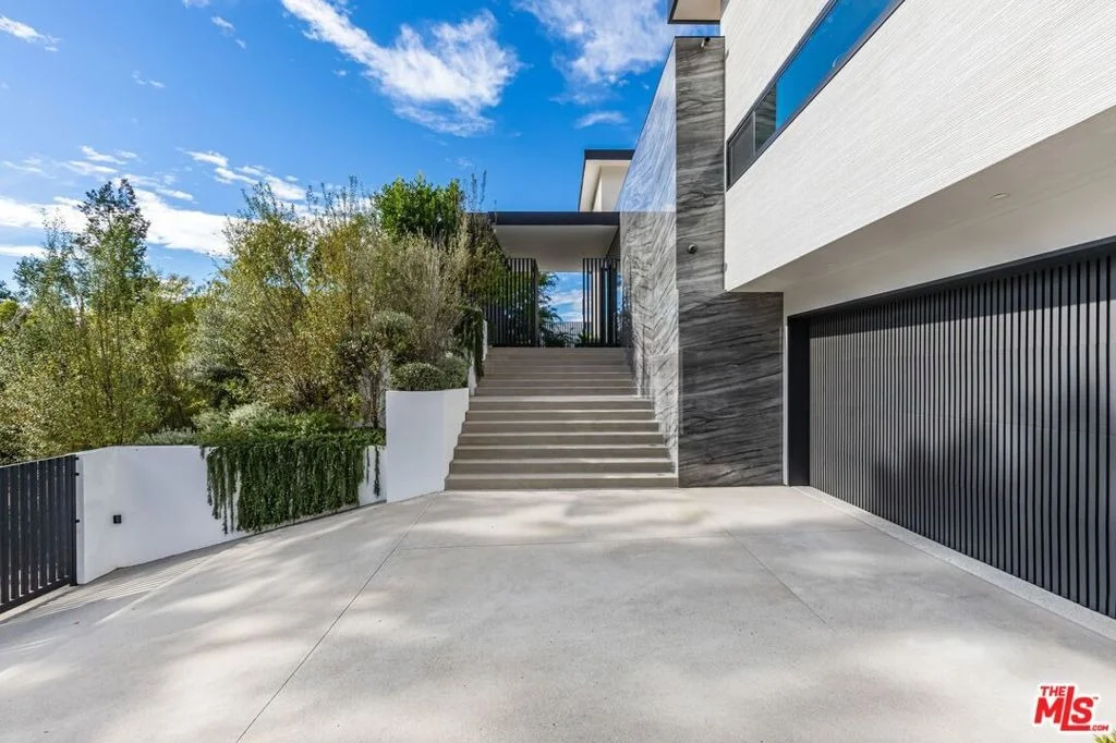 Photo of 9455 Eden Drive