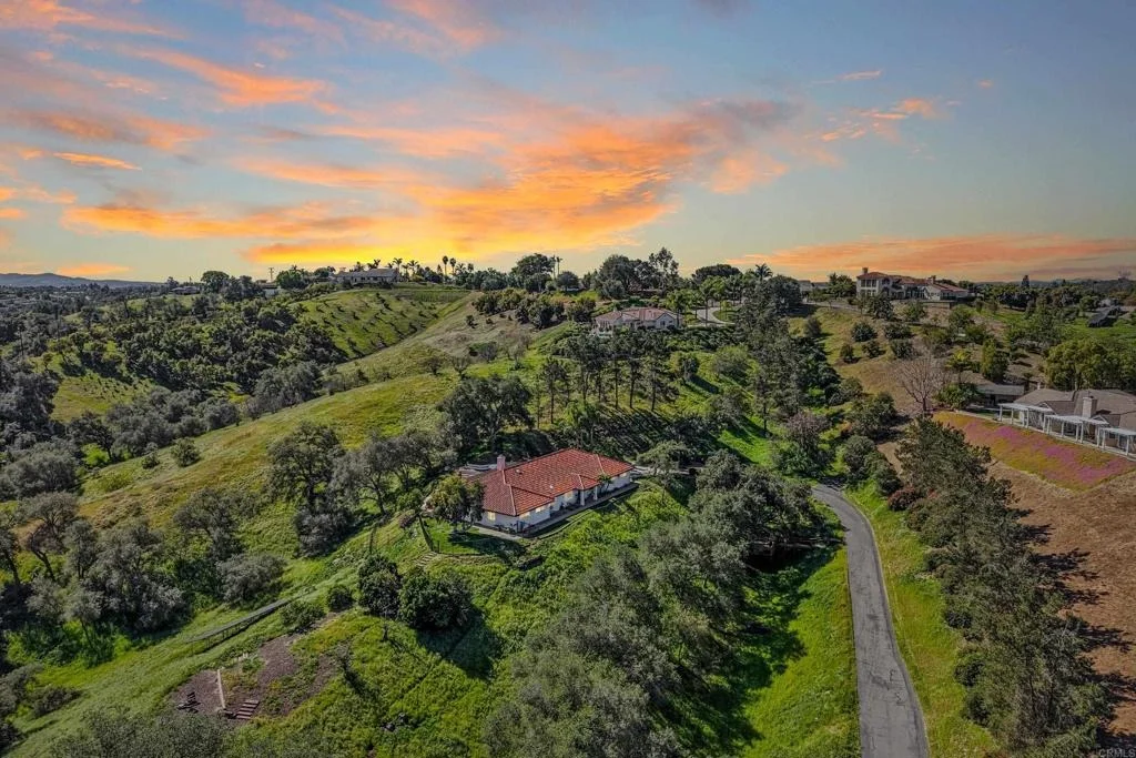 Photo of 707 S Live Oak Park Road