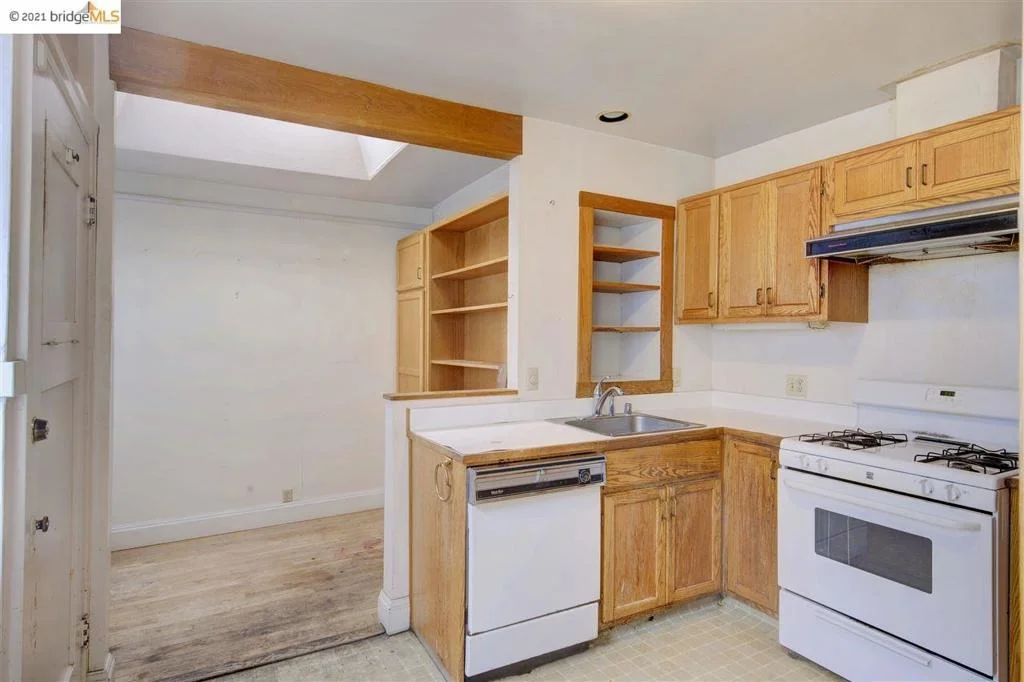 Photo of 877 Alma Pl
